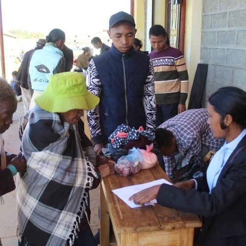 Action caritative : la Caritas Antsirabe soutient 100 foyers à Bevokatra